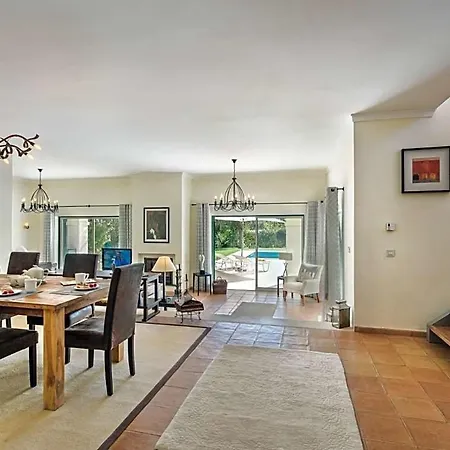 Vale Do Garrao Sleeps 6 With Pool And Air Con וילה ואלה דה לובו