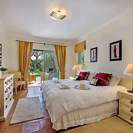 Vale Do Garrao Sleeps 6 With Pool And Air Con וילה ואלה דה לובו