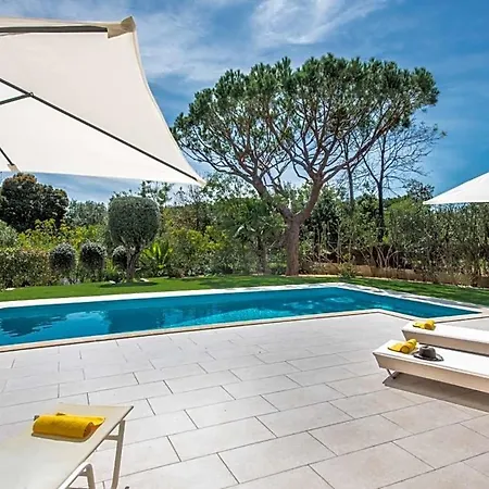 Vale Do Garrao Sleeps 6 With Pool And Air Con ואלה דה לובו